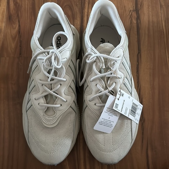 Adidas ozweego sneaker size:10 - Picture 8 of 8
